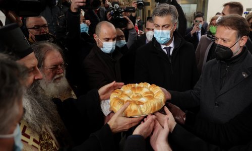 Božićna čestitka premijera Plenkovića vjernicima koji slave po julijanskom kalendaru: 'Mir Božji, Hristos se rodi!'