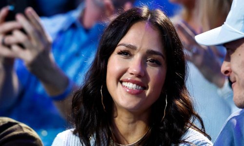 Jessica Alba postavila novi trend jednostavnim trikom za savršeno konturiranje lica