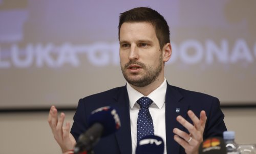 Osječki gradonačelnik vratio cijene javnog prijevoza na staro: Građanima koji su platili skuplje karte vratit će se novac