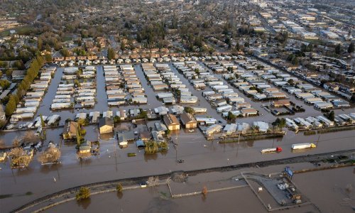 Oluje u Kaliforniji usmrtile 17 ljudi, nestalo dijete od 5 godina