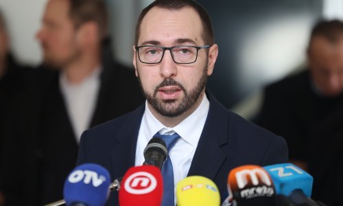 Tomašević komentirao Snježnu kraljicu, INmusic i reklame na tramvajima te najavio poskupljenje vode za 15 posto