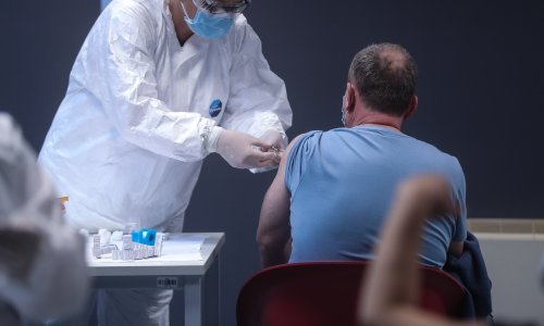 Raste interes za cijepljenje protiv gripe; iz HZJZ-a poručuju: Besplatno se mogu cijepiti i nerizične skupine