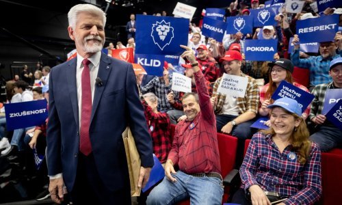 Umirovljeni general i bivši premijer favoriti za novog češkog predsjednika