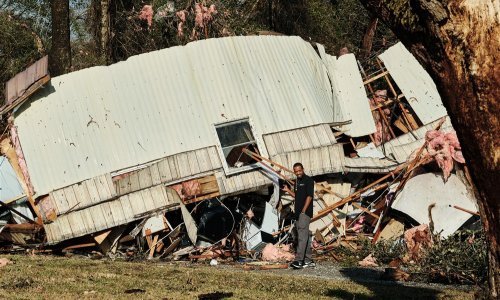 Najmanje šest poginulih u tornadu i oluji u središnjoj Alabami