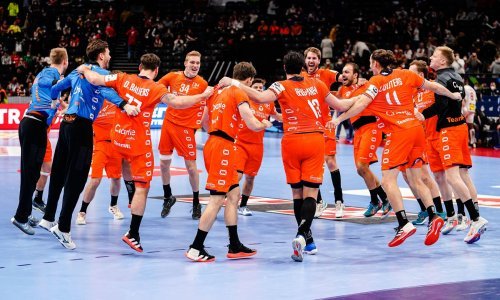 Nije ih bilo na SP-u 62 godine, a tada se nisu dobro proveli; danas će pokušati ispisati povijest, a vodi ih legenda