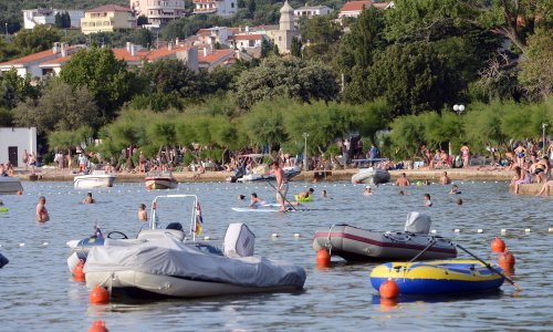 Loše vijesti za privatni smještaj: Skočio paušalni porez, a najavljuju i veći PDV