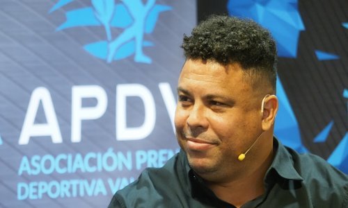 'Pravi' Ronaldo se treći put ženi, zaprosio 14 godina mlađu manekenku