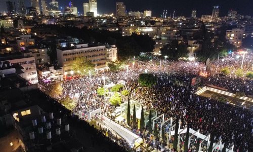 Deseci tisuća ljudi prosvjedovali u Tel Avivu protiv sudskih reformi