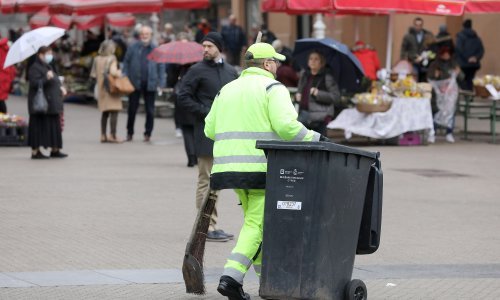 Ovako izgleda dan s 'kontrolorima' zagrebačke Čistoće: Zaviruju u svaki kontejner, otvaraju sve vrećice koje nisu službene
