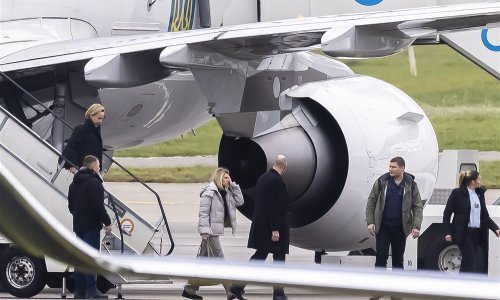 Politički lideri pristižu u mondeno skijalište; najmoćnijih igrača nema u Davosu