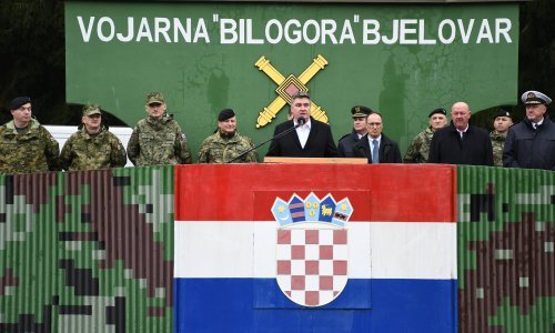 [FOTO/VIDEO] Milanović ispratio hrvatske vojnike u Poljsku: Pazite na sebe. Čuvajte, gradite i dižite ugled Hrvatske