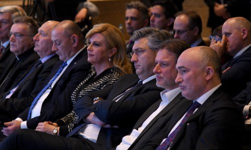 [FOTO/VIDEO] Na predstavljanju knjige Mate Granića okupila se politička i društvena krema, od bivše predsjednice, preko premijera do kardinala Bozanića