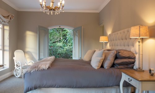 Novi trendovi u uređenju spavaćih soba: Glomazan namještaj, luksuzniji materijali i - boja koja nije za svakoga