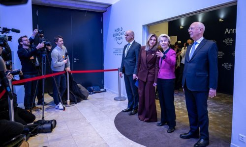 Elitni forum u Davosu omiljena tema teoretičara urote, ovo su neke od najluđih teza