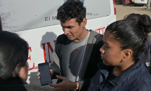 Prvi migranti ušli iz Meksika u SAD koristeći se mobilnom aplikacijom