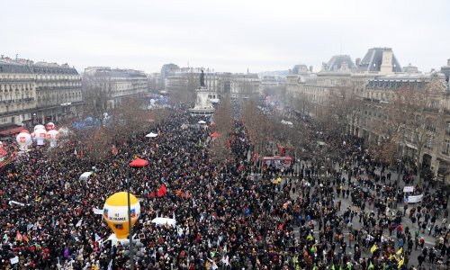 Više od milijun ljudi izašlo na ulice zbog Macronove mirovinske reforme