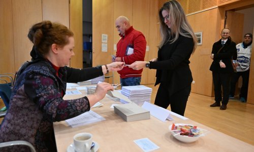 Slovaci na referendumu o ustavnim promjenama odlučuju o prijevremenim izborima