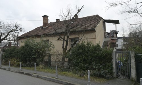 [VIDEO/FOTO] U zagrebačkom Trnju s nekoliko ubodnih rana teško ozlijedio muškarca, policija intenzivno traži počinitelja