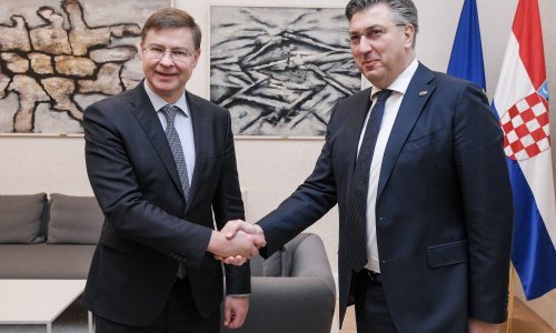 Dombrovskis nakon sastanka s Plenkovićem: 'Svjesni smo zabrinutosti zbog rasta cijena i znamo da Vlada na njih odgovara'