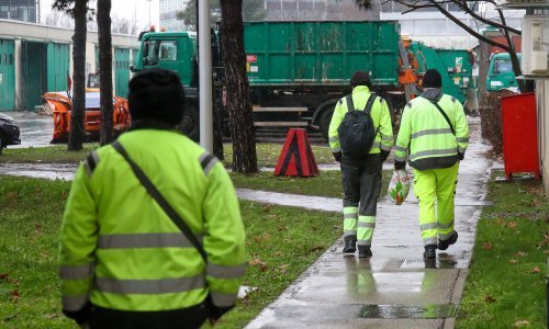 [FOTO/VIDEO] Štrajk radnika Čistoće: HDZ poziva na 'smirivanje strasti', a DP krivicu svaljuje na gradske vlasti
