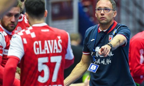 Izbornik Hrvoje Horvat na nevjerojatan način odgovorio na neugodno pitanje; ovo još nikad nismo vidjeli!