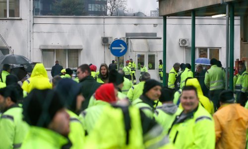 [FOTO/VIDEO] Radnici Čistoće u Zagrebu nastavljaju štrajk: 'Dok traju pregovori, nijedan radnik ne odvozi smeće'