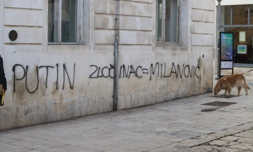 Uhićen mladić koji je išarao Split porukama protiv Milanovića, Penave i Mosta