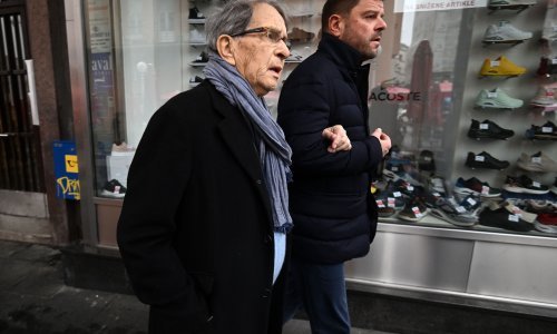 [FOTO] Dirljiv prizor: Ćiro privukao pozornost u centru Zagreba u šetnji sa sinom Miroslavom