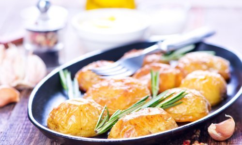 Dosadili su vam uobičajeni prilozi? Sočni i hrskavi krumpirići koji se tope u ustima potpuno su neodoljivi