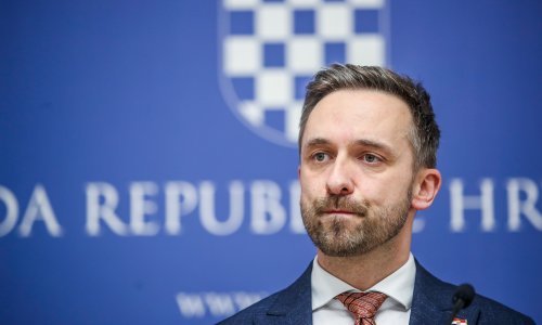 Ministar Piletić protiv saborske većine - revizije posvojenja iz drugih zemalja neće biti