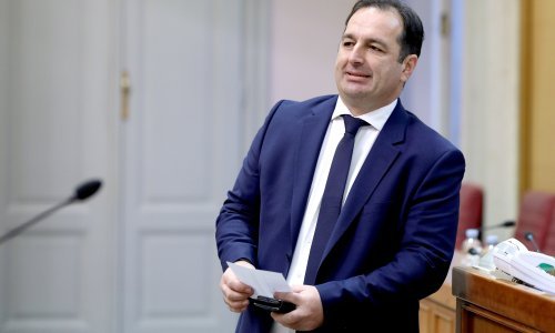 Borić (HDZ): Oporba želi povući zakon jer nekom odgovara nered; Puljak: Zakonom će se dopustiti lov u mutnom