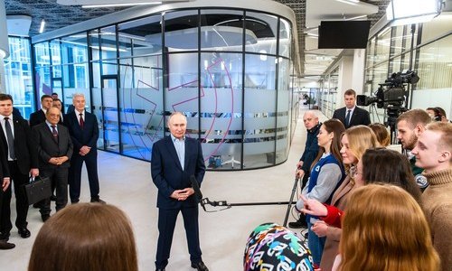 Putin ignorirao njemačku odluku o tenkovima tijekom posjeta Lomonosovu