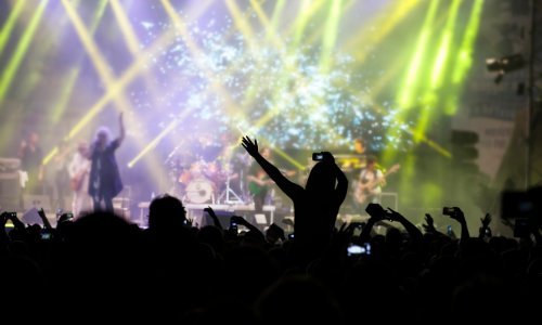 [FOTO] Pogledajte koji koji su hrvatski, regionalni i inozemni glazbenici te festivali oni s najviše prodanih ulaznica u Hrvatskoj u 2022. godini