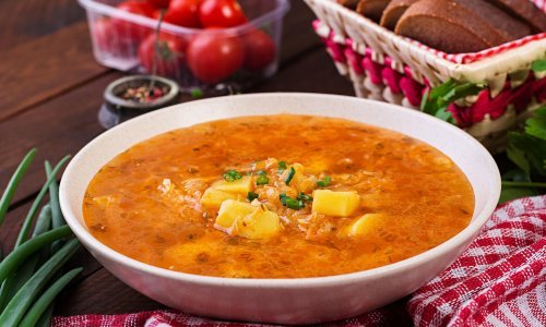 Pogoduje mršavljenju: Aromatična juha s kupusom koja će vas zasititi i oduševiti okusom