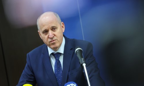 [VIDEO/FOTO] Bačić o SMS porukama: Ako je to trgovina utjecajem, ja već danas mogu doma