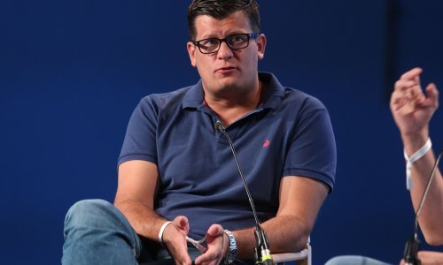 Hrvoju Krešiću uručena regionalna nagrada za TV novinarstvo