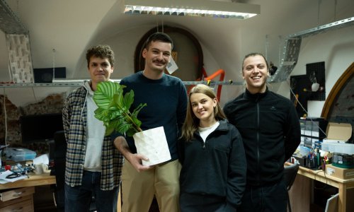 Želite zelenilo u domu, a nemate znanja ni vremena? Varaždinski studenti imaju pametnu posudu koja će vam olakšati život