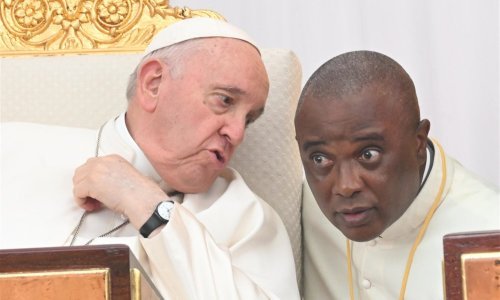 [FOTO] Papa u Južnom Sudanu pozvao na okončanje krvoprolića