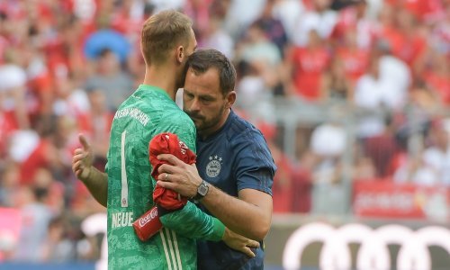 Manuel Neuer obrušio se na čelnike Bayerna zbog otkaza prijatelju s kojim je pjevao hrvatske pjesme