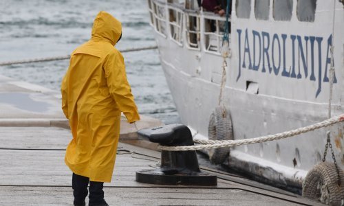 Olujni vjetar u Splitu, lakše ozlijeđeno jedno dijete