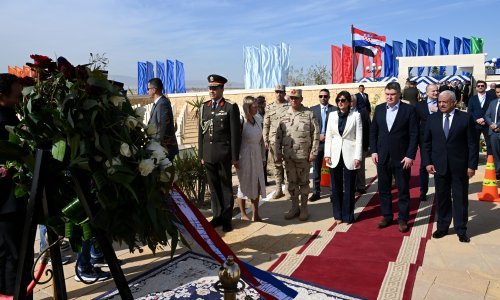 [FOTO] Milanović posjetio Hrvatsko memorijalno groblje izbjeglica iz Drugog svjetskog rata u El Shattu