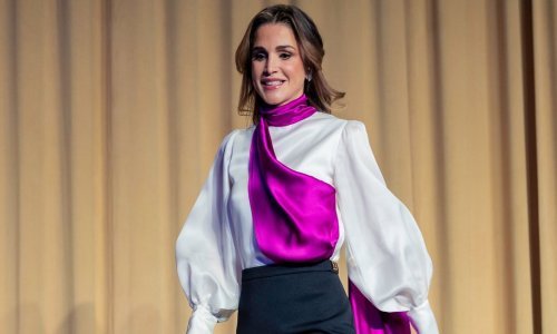 Elegantno i sofisticirano: Kraljica Rania blistala u plavoj haljini s upečatljivim detaljem