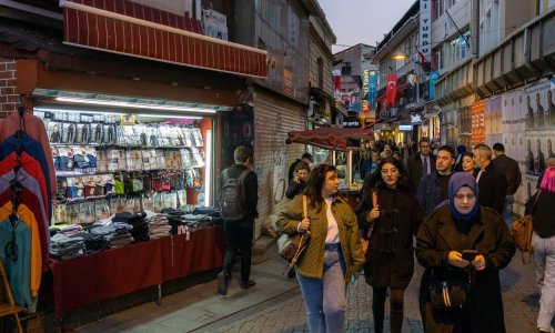 Lira dotakla dno: Ulagači bježe, inflacija bukti, a potres je dokrajčio tursku valutu