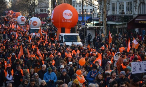 [FOTO] Francuski narod opet prosvjedao protiv Macronove mirovinske reforme, na ulice izašlo najmanje 750.000 ljudi