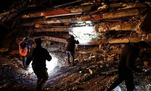 Broj poginulih u Turskoj i Siriji veći od 9500, stotine obitelji više od 50 sati nakon potresa i dalje pod ruševinama