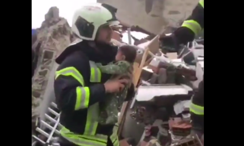 [VIDEO] Nakon što je jučer u Siriji pronađeno tek rođeno dijete danas je u Turskoj spašena dvomjesečna beba