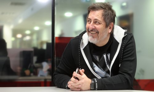 Proslavljeni hrvatski golman preuzeo rukometnu reprezentaciju susjedne zemlje. Već u prvoj utakmici čeka ga pakao