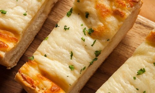 Danas je Svjetski dan pizze, a ovi pohani pizza prutići gotovi su u tren oka