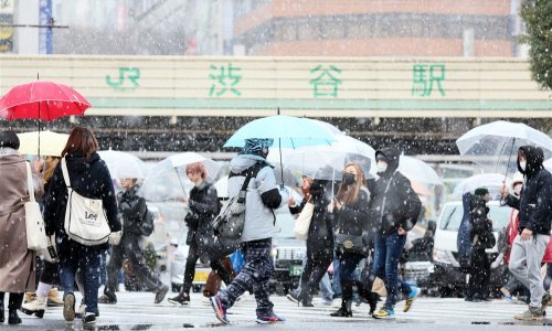 Obilni snijeg zatrpao Japan; blokirane ceste, otkazano 100 letova, suspendirana željeznica...