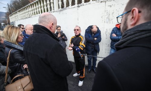 [VIDEO/FOTO] Bačić pozvao Zagrepčane da se jave za samoobnovu, ogorčeni građanin ga napao: 'Totalno ste podbacili'